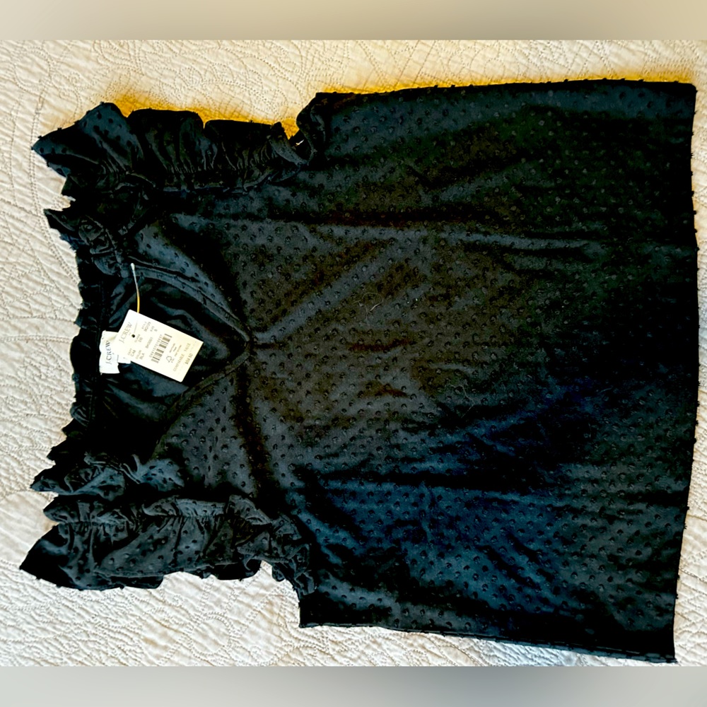 NWT JCrew Black Ruffle-sleeve clip-dot top in Sz Sm